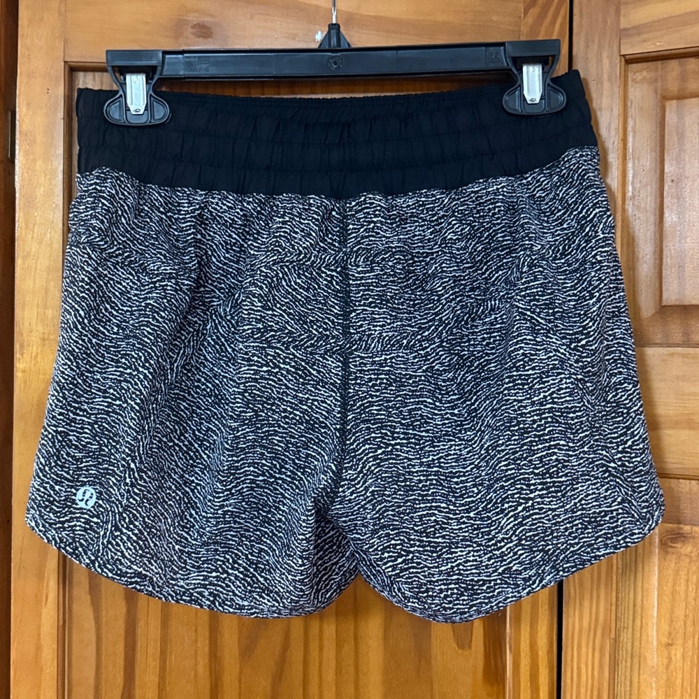 Lululemon Athletica Tracker Shorts - Picture 4 of 9